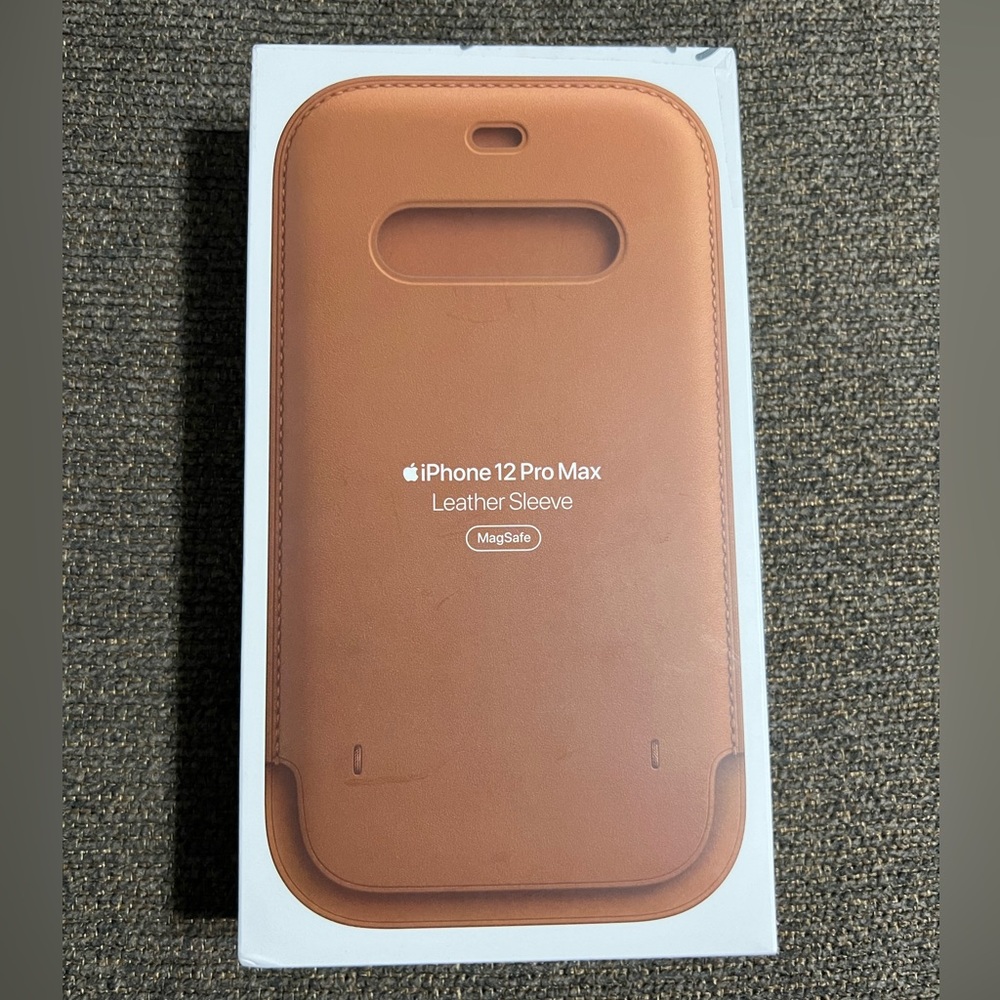 Apple leather sleeve MagSafe NEW